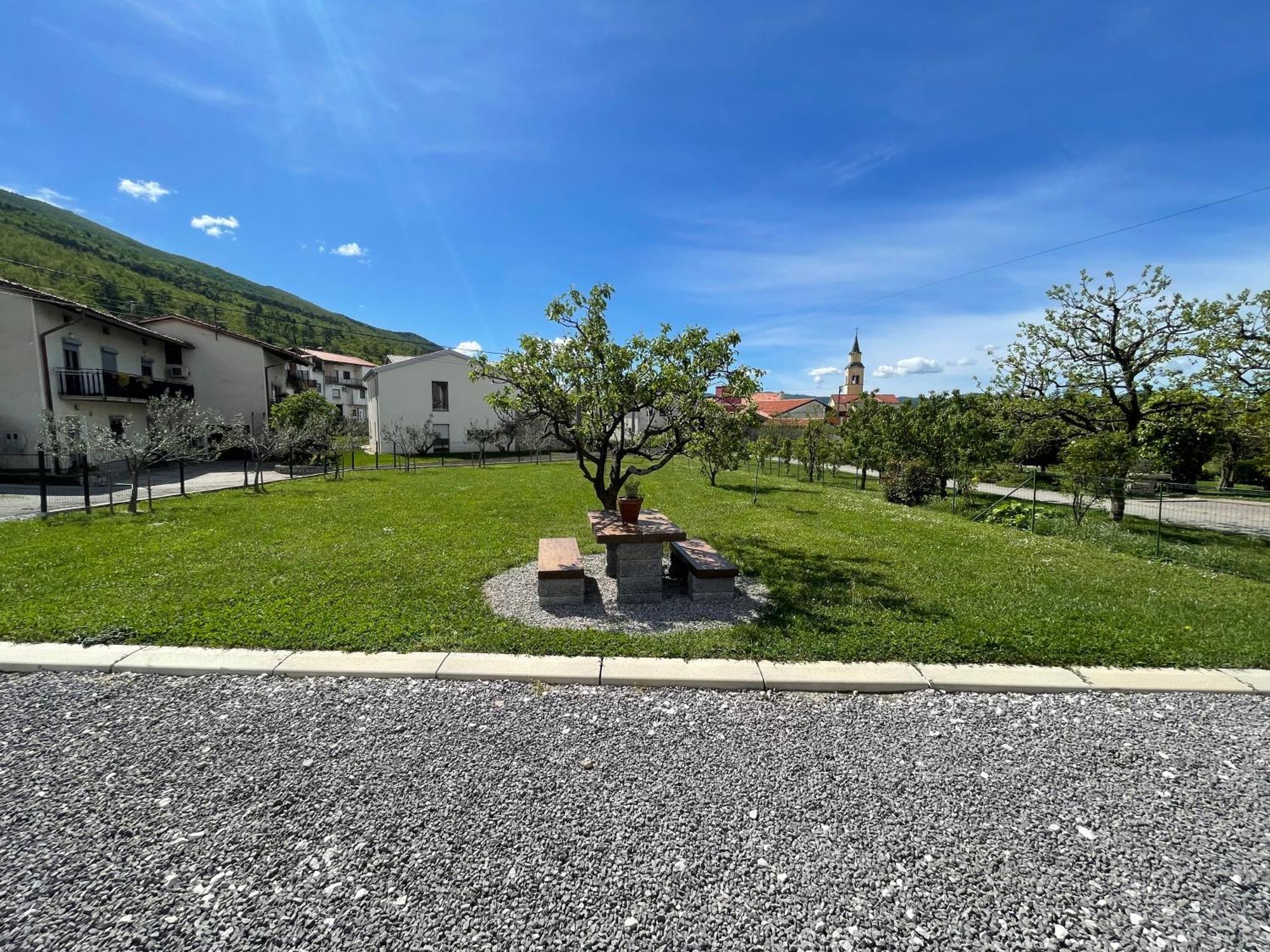 Appartement Kmetija Tomazic Vinska Klet - Winery à Vipava Extérieur photo