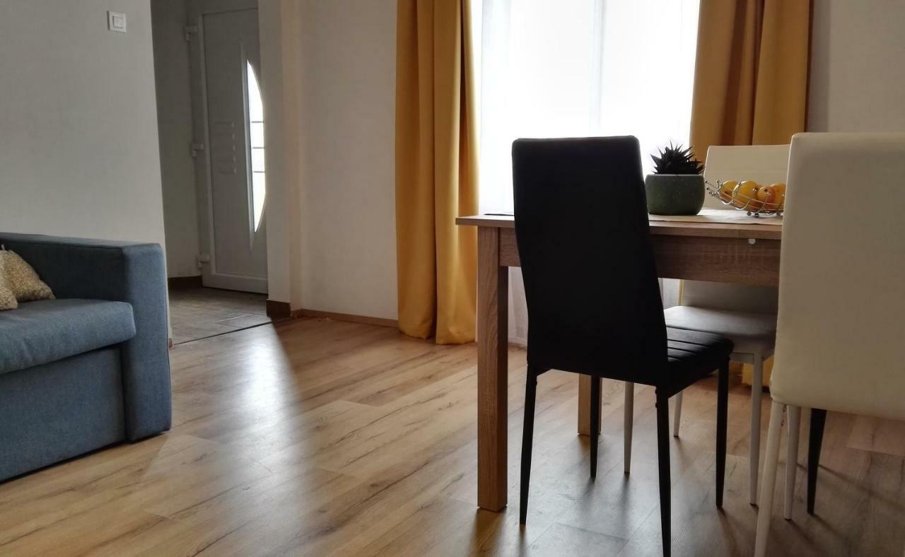 Appartement Kmetija Tomazic Vinska Klet - Winery à Vipava Extérieur photo