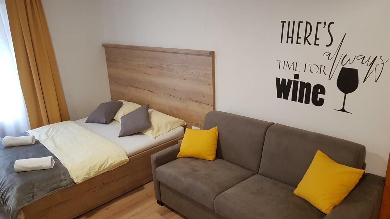Appartement Kmetija Tomazic Vinska Klet - Winery à Vipava Extérieur photo